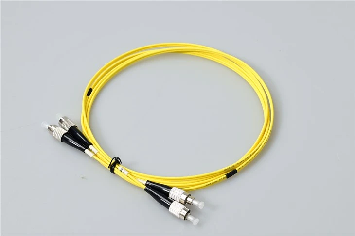 FC UPC 단일 모드 9/125 단순 패치 케이블 2.0mm 노란색 PVC 재킷